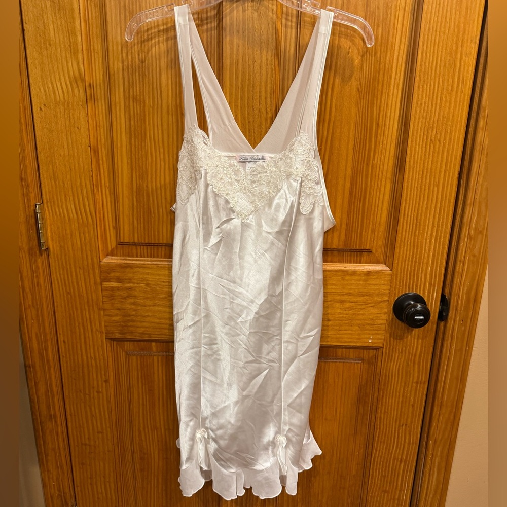 Linea Donatella White Bridal Pearl Bead Lace Ruffle Nightgown Chemise XL